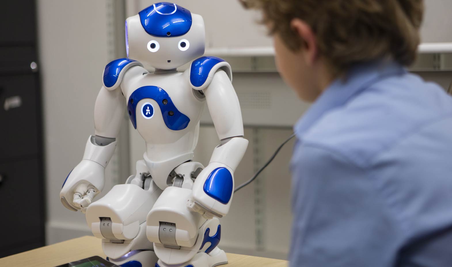 Robot giáo dục là công cụ giảng dạy tương tác, hỗ trợ học tập