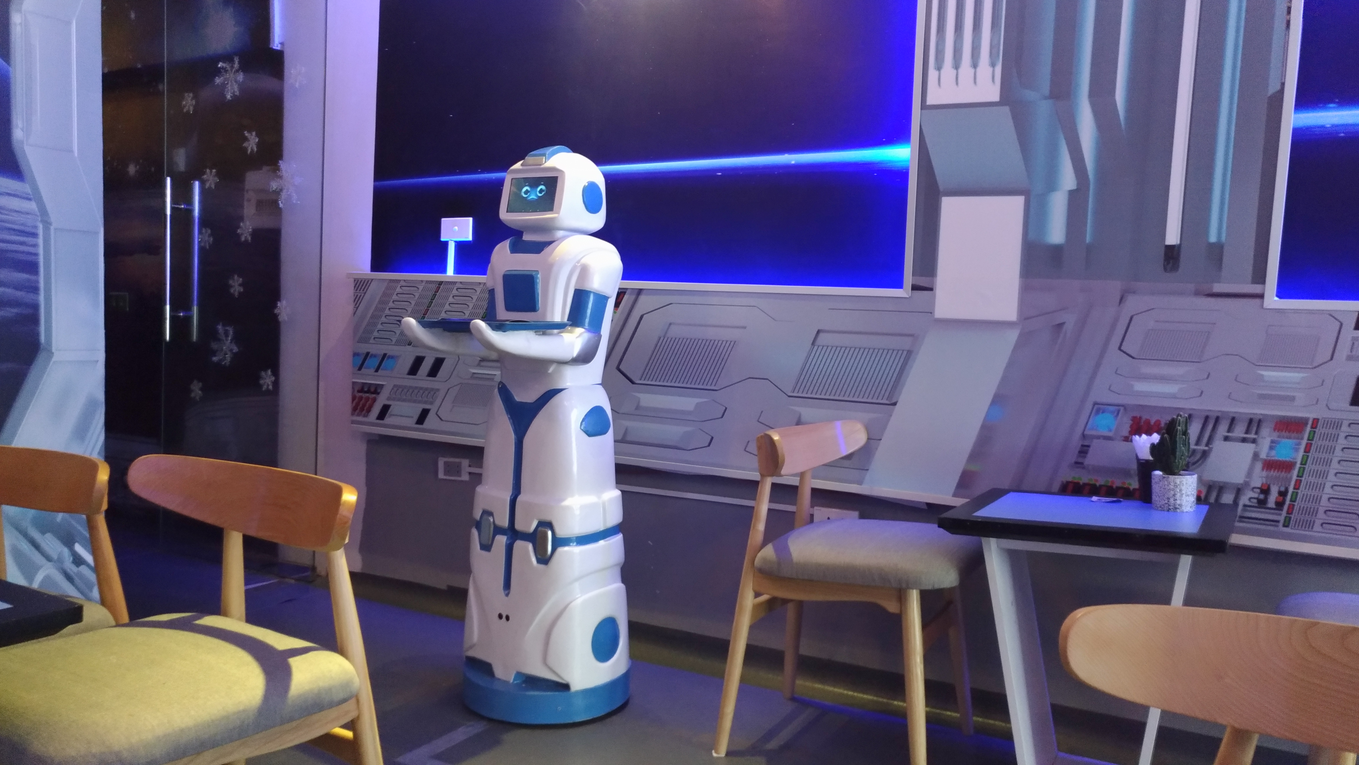 ứng dụng robot giúp doanh nghiệp tối ưu sự thiếu hụt nhân sự